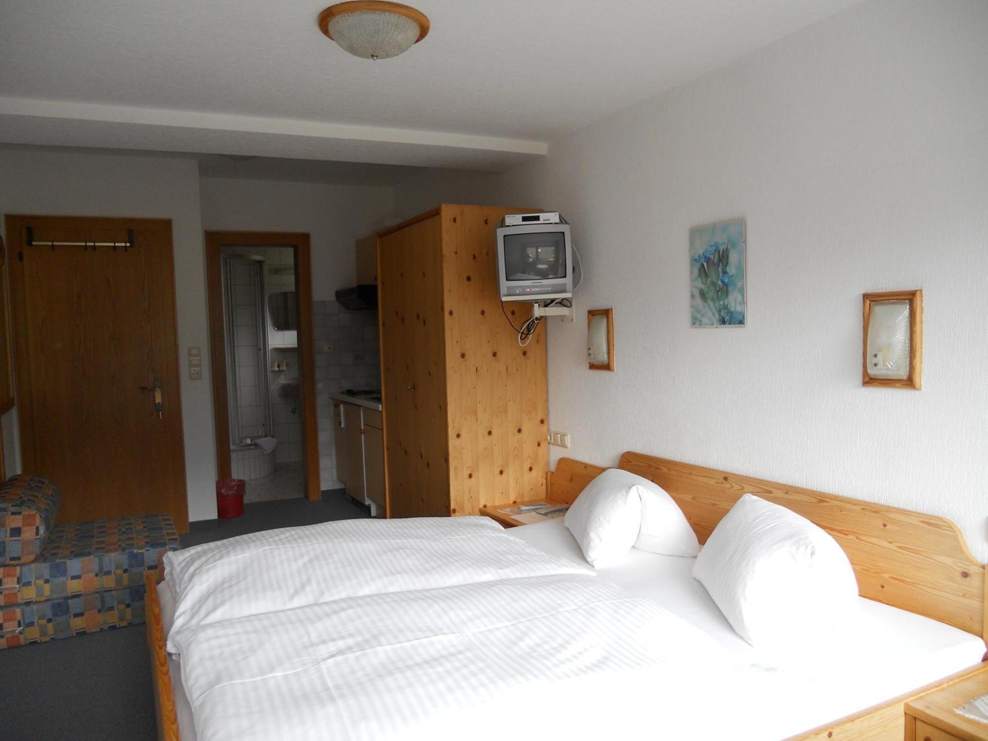 Hotel Haus Talblick Lermoos Zimmer foto
